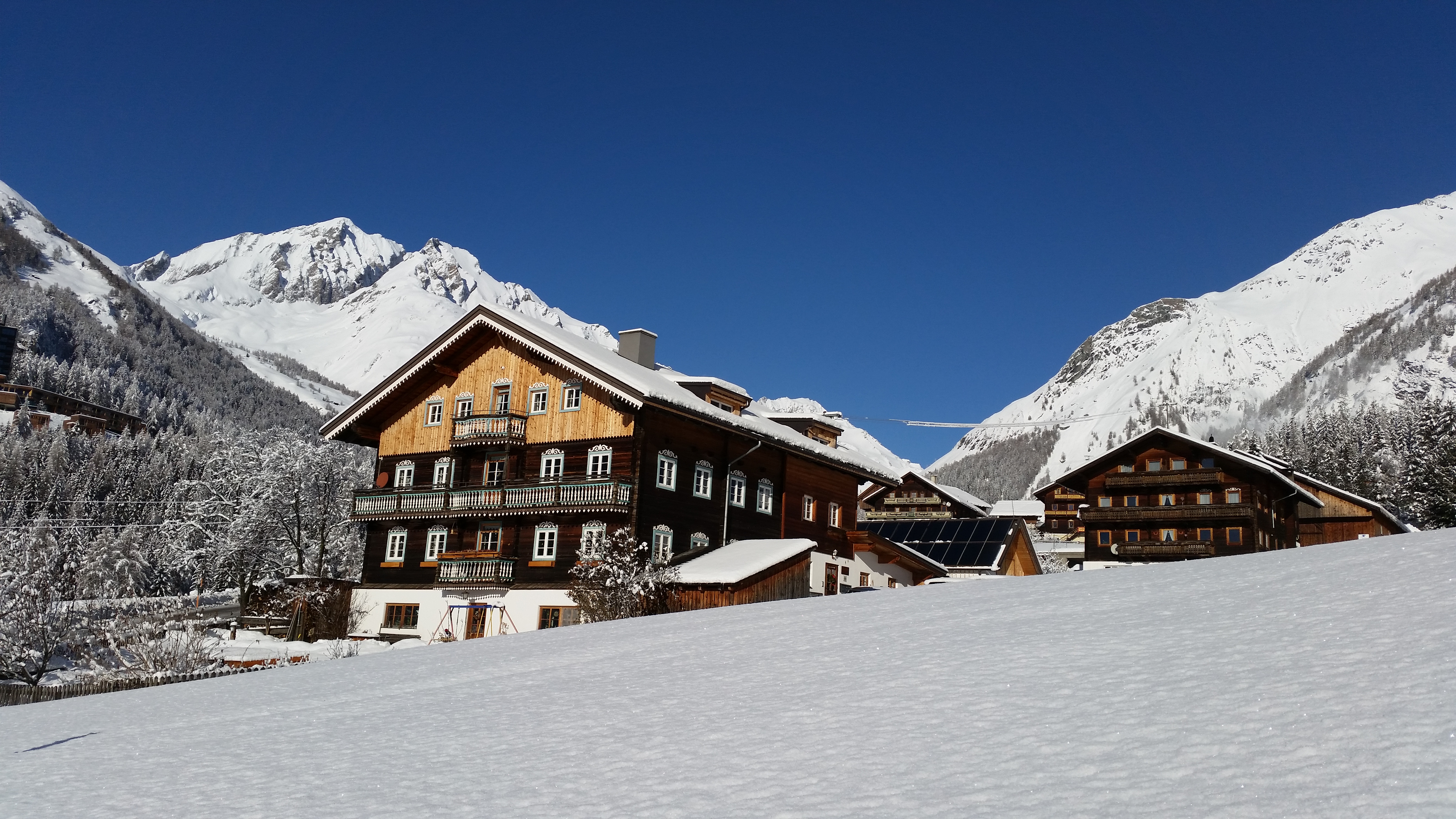 Home Haus Ursula, Ferienwohnungen in Kals am Großglockner