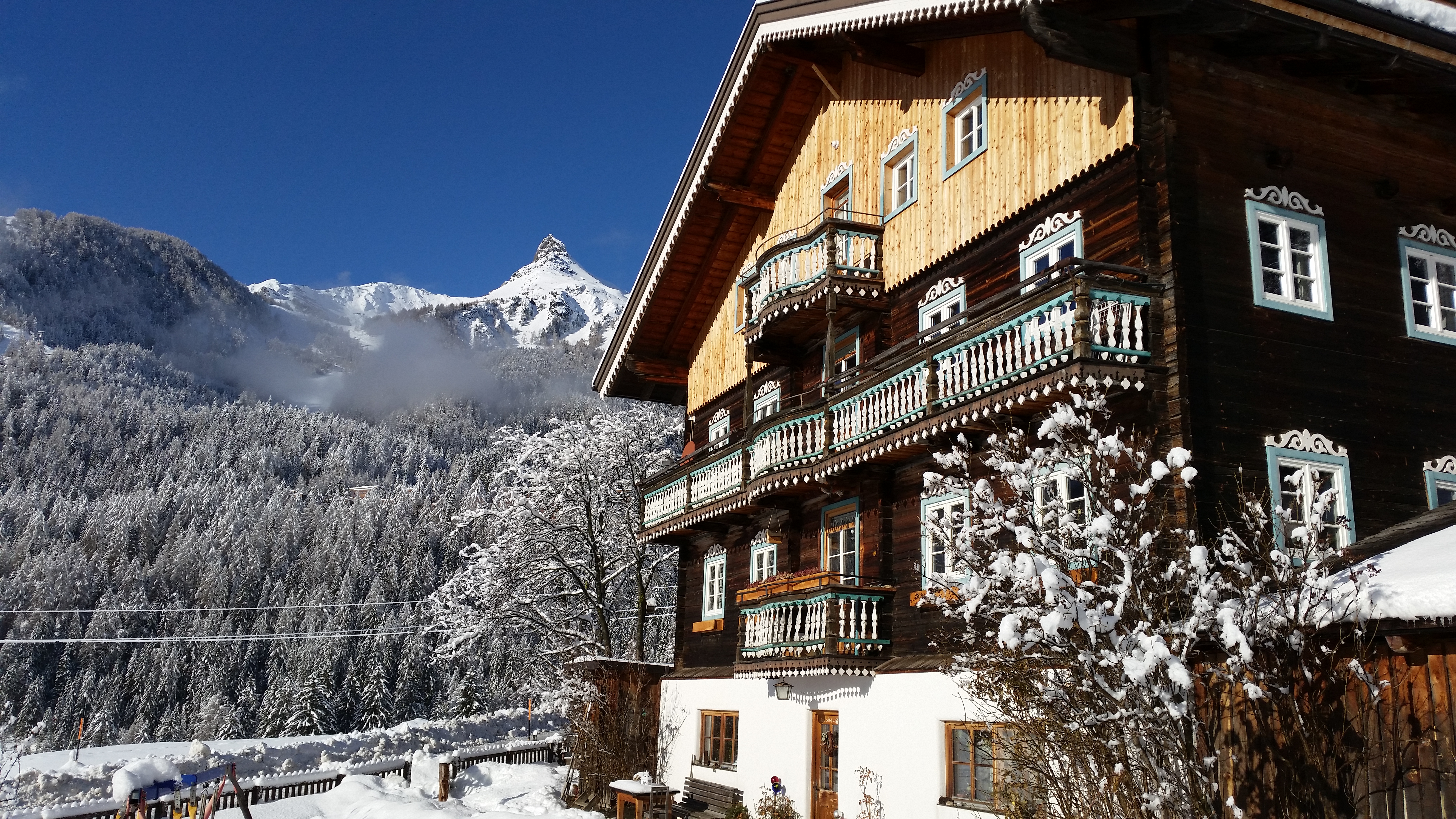 Home Haus Ursula, Ferienwohnungen in Kals am Großglockner