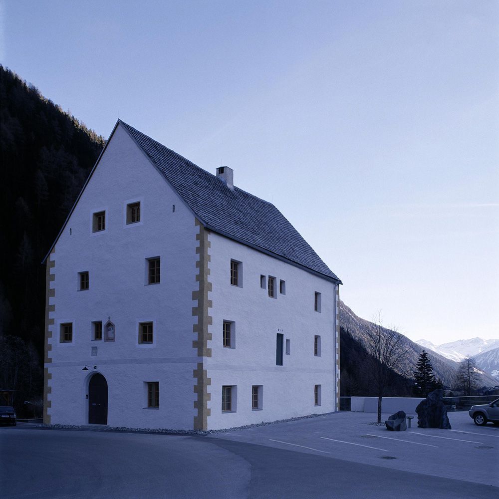 Widum in der Dämmerung 