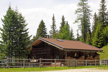 Gemütlichkeit wartet auf der Weiskopfalm im Kalser Lesachtal! Gemütlichkeit wartet auf der Weiskopfalm im Kalser Lesachtal!